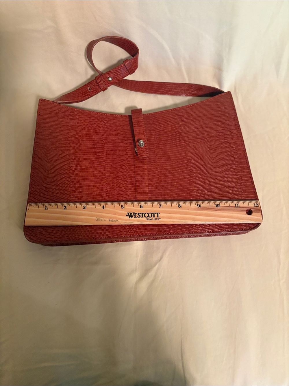 Dkny
Leather Shoulder Bag in Brick Red - Picture 3 of 4